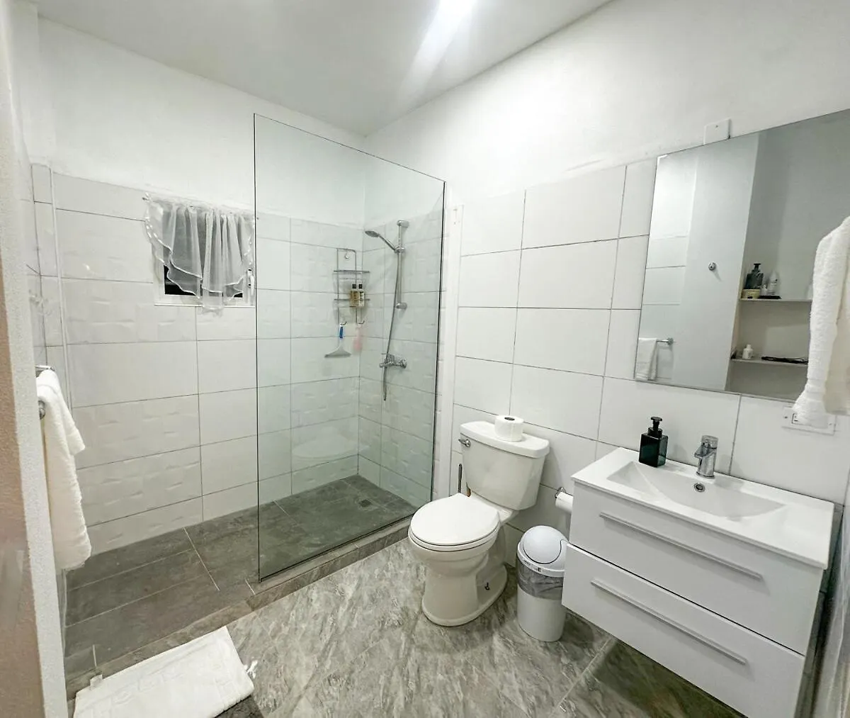 Spacious 2 Bedroom Unit With Concierge ANGUILLA Anguilla