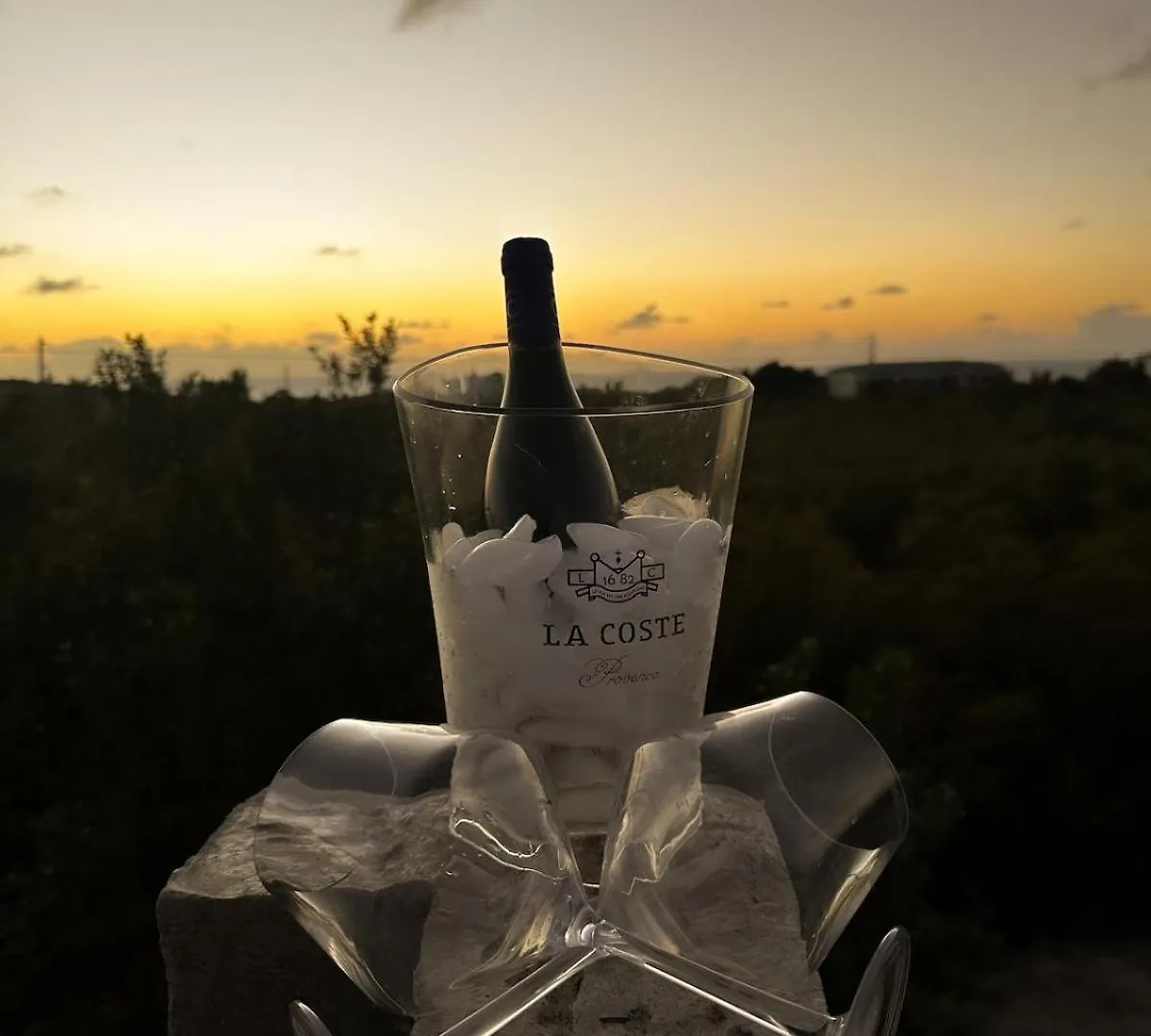 Spacious 2 Bedroom Unit With Concierge ANGUILLA
