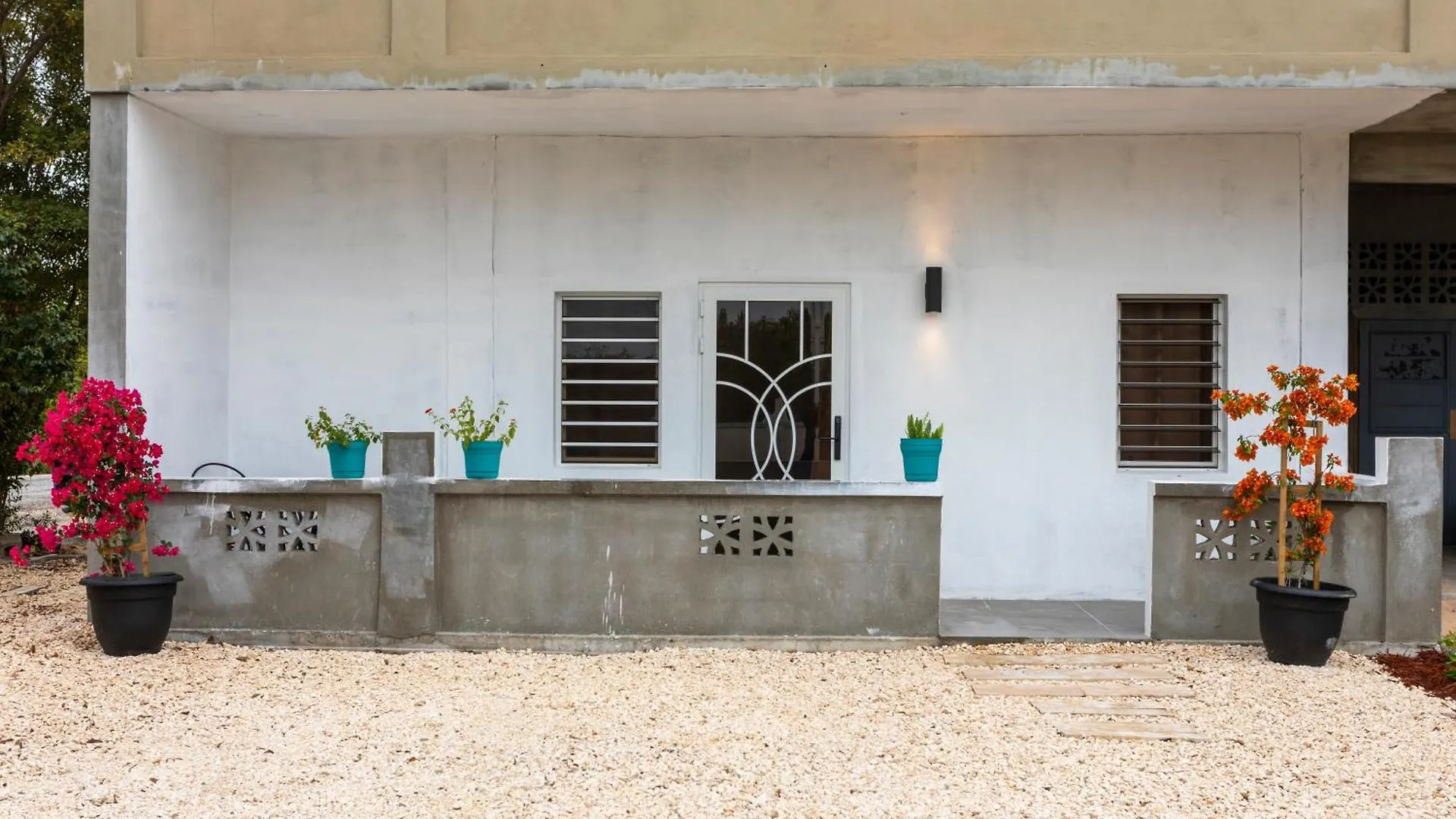 Apartment Spacious 2 Bedroom Unit With Concierge ANGUILLA